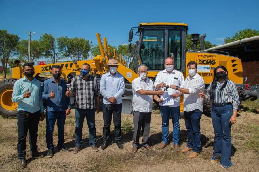 Irajá entrega patrolas para algumas cidades do sul do Tocantins