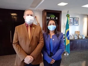 Na presença de Arthur Lira, Ãntonio RuÃªda e Vanda, Mauro Carlesse assume PSL no Tocantins; Josi Nunes também se filiará no partido