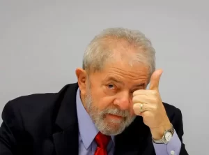 Supremo Tribunal Federal rejeita recurso que buscava anular condenações de Lula