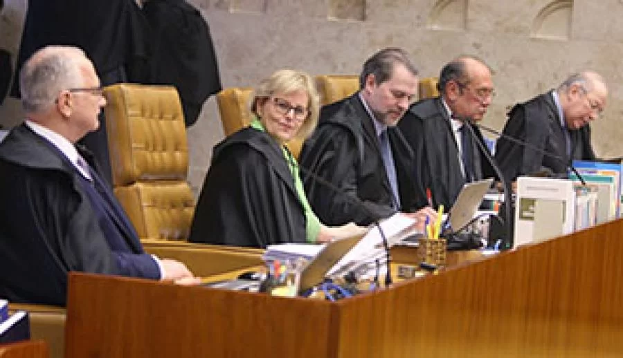 STF reconhece imprescritibilidade de aÃÂ§ÃÂ£o de ressarcimento decorrente de ato doloso de improbidade.