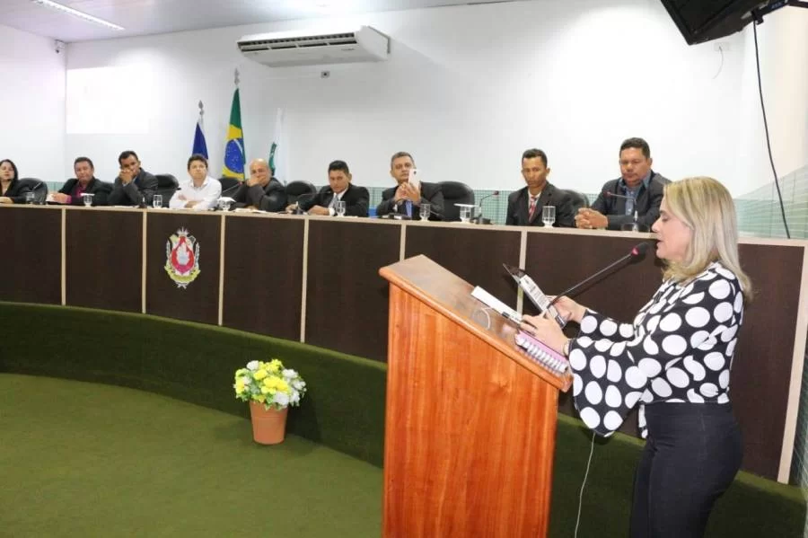 Vereadores de Pequizeiro homenageiam JÃÂºnior Coimbra durante sessÃÂ£o na CÃÂ¢mara