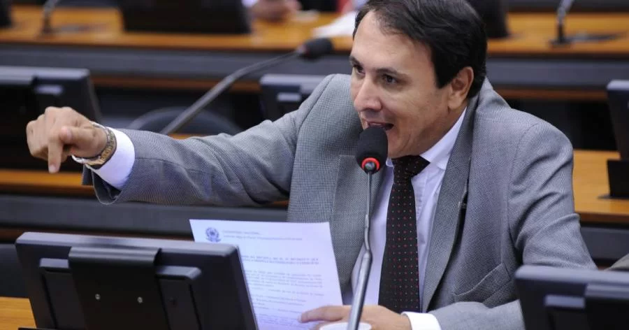 Deputado Carlos Gaguim quer aprovação da Proposta de Emenda Constitucional da Enfermagem