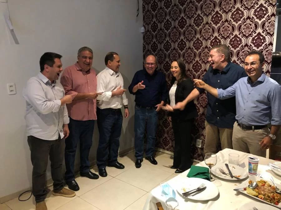 Ronaldo Dimas reúne Vicentinho, Amastha, Laurez, José Santana e aliados para celebração de seu aniversário; no cardápio futuras alianças políticas