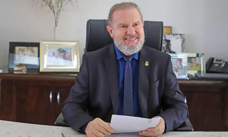 Carlesse determina renovação de vínculos de profissionais da educação para o ano letivo de 2021