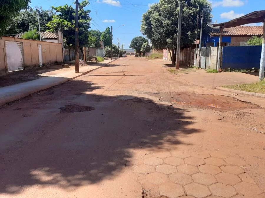 Leandro Coutinho reclama de buracos em ruas e avenidas de Colinas e cobra operação tapa-buracos