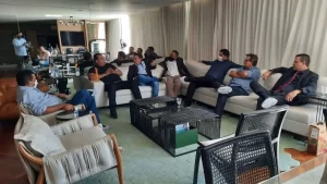 Vilmar leva demandas dos municípios a senador Eduardo Gomes