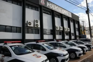 Homem segue esposa até a Delegacia e é preso em flagrante por crime de violÃªncia doméstica