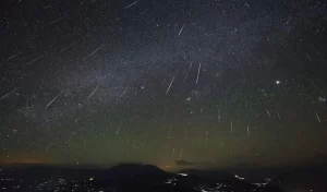 Chuvas de meteoros do cometa Halley atinge pico e colore o céu brasileiro nesta quinta-feira, 06