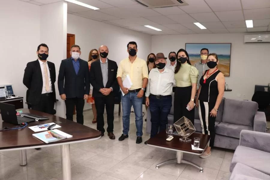 Presidente da Fecomércio Itelvino Pisoni recebe visita do Senador Irajá na sede da instituição