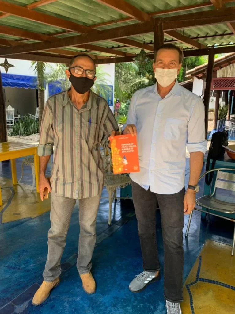 No Bico, Ataídes Oliveira discutir projeto para o Tocantins