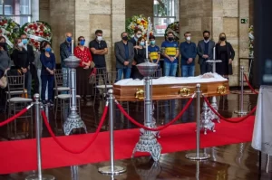 Morre Bruno Covas, prefeito de São Paulo; Corpo de gestor foi sepultado em Santos