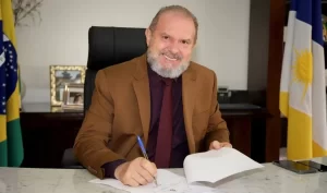 Mudança no PSL do TO: Carlesse troca membros da sigla no TO e coloca prefeitos como vogais