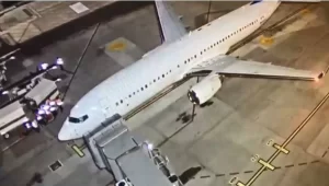 EUA freta voo para transportar 106 cidadãos brasileiros que foram deportados, diz Itamaraty