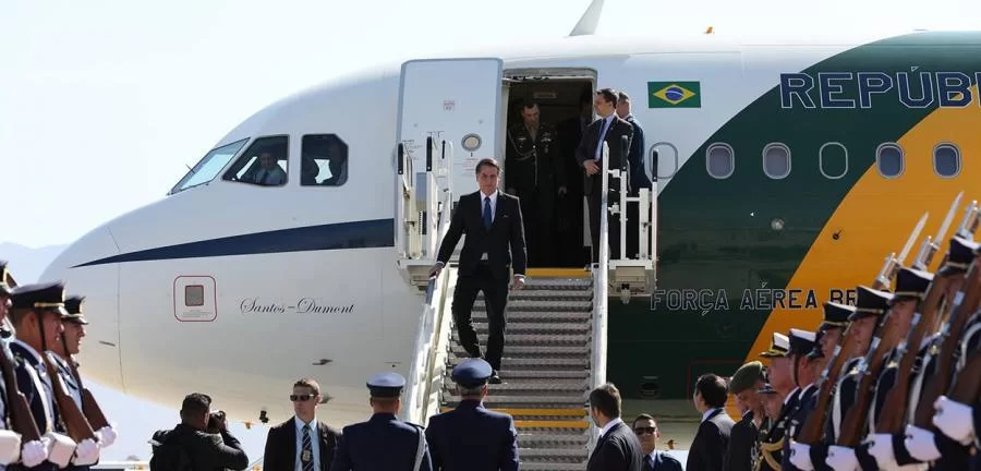Jair Bolsonaro passa pelo Tocantins, nesta quinta em parada para troca de aeronave com destino ao Maranhão