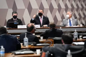 Conselho Federal de Medicina emite nota de repúdio contra CPI da Pandemia e alegam ausÃªncia e respeito no trato de senadores com os médicos