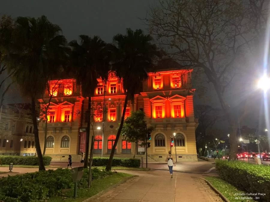 Campanha! Monumentos históricos em diversos estados são iluminados em prol do Junho Laranja