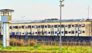Policia Civil realiza operação em presídios tocantinenses em busca de mandantes de ataques a ônibus escolar da Prefeitura de Lajeado