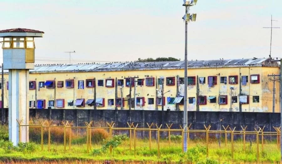 Policia Civil realiza operação em presídios tocantinenses em busca de mandantes de ataques a ônibus escolar da Prefeitura de Lajeado