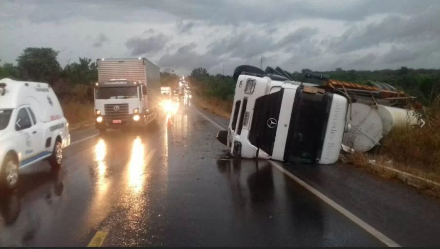 PRF registra trÃªs ocorrÃªncias de acidente prÃÂ³ximo ÃÂ¡ Colinas; Pista fica parcialmente interditada