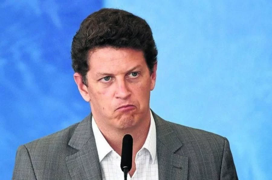 Cai o Ministro do Meio Ambiente, Ricardo Salles