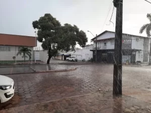 De surpresa chuva cai em Colinas; aumento na umidade do ar causou instabilidade