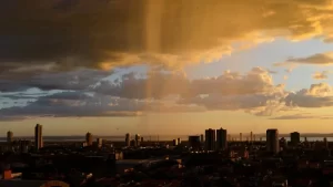 Chuva cai em alguns pontos isolados de Palmas marca o final da tarde nesta última quarta-feira, 23