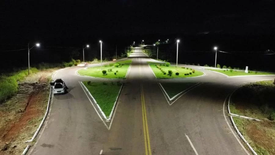 PolÃªmica! vídeo de inauguração de 'poste' viraliza em CristalÃ¢ndia; Gestão esclarece sobre obra