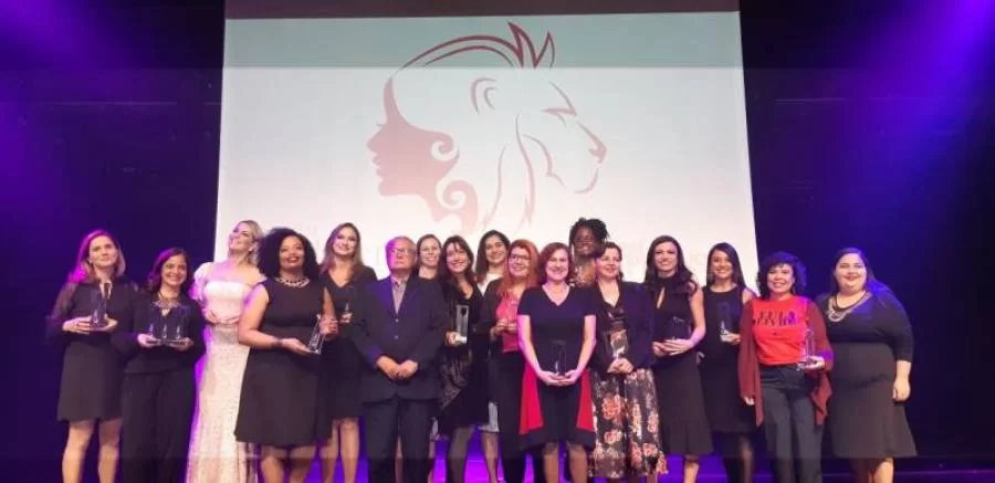 Em SÃÂ£o Paulo, jornalista tocantinense recebe premiaÃÂ§ÃÂ£o nacional no 13ÃÂº TrofÃÂ©u Mulher Imprensa