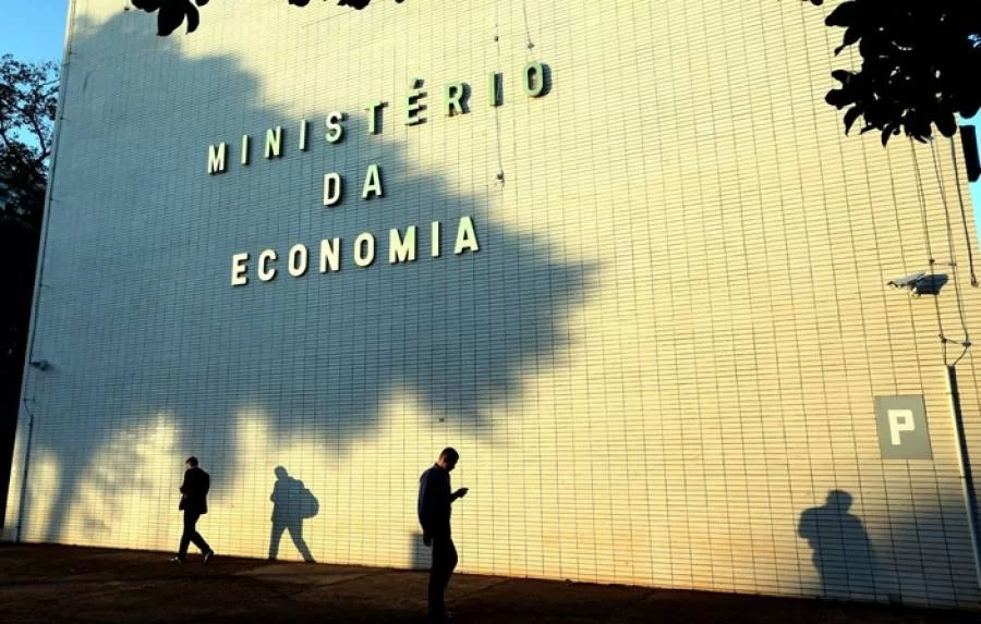 Governo eleva previsão de crescimento econômico para 5,3% em 2021