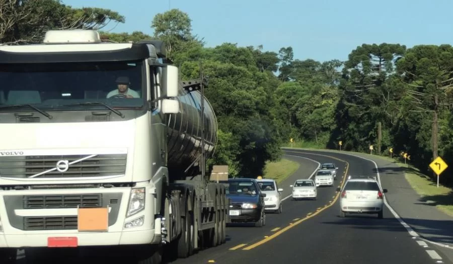CÃ¢mara dos Deputados aprova MP que cria documento eletrônico para transporte de cargas