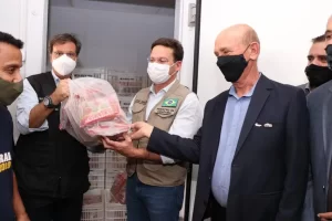 Ministros da Cidadania e do Turismo visitam unidade do Mesa Brasil Sesc no Tocantins