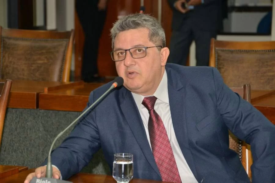 "Se o povo e Deus me quiser" não me furtarei a disputar cargo de deputado federal, diz Farias