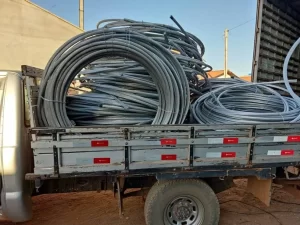 Duas toneladas de cabos elétricos são furtados de rede transmissão são recuperados