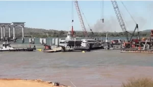 Balsa bate em pilastra da ponte que liga Xambioá a São Geraldo do Araguaia