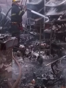 Estabelecimento Comercial fica destruído após incÃªndio em Colinas,causas estão sendo apuradas