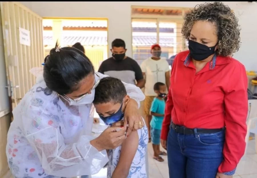 Mais de 200 pessoas são vacinadas durante mutirão no setor Industrial em Gurupi