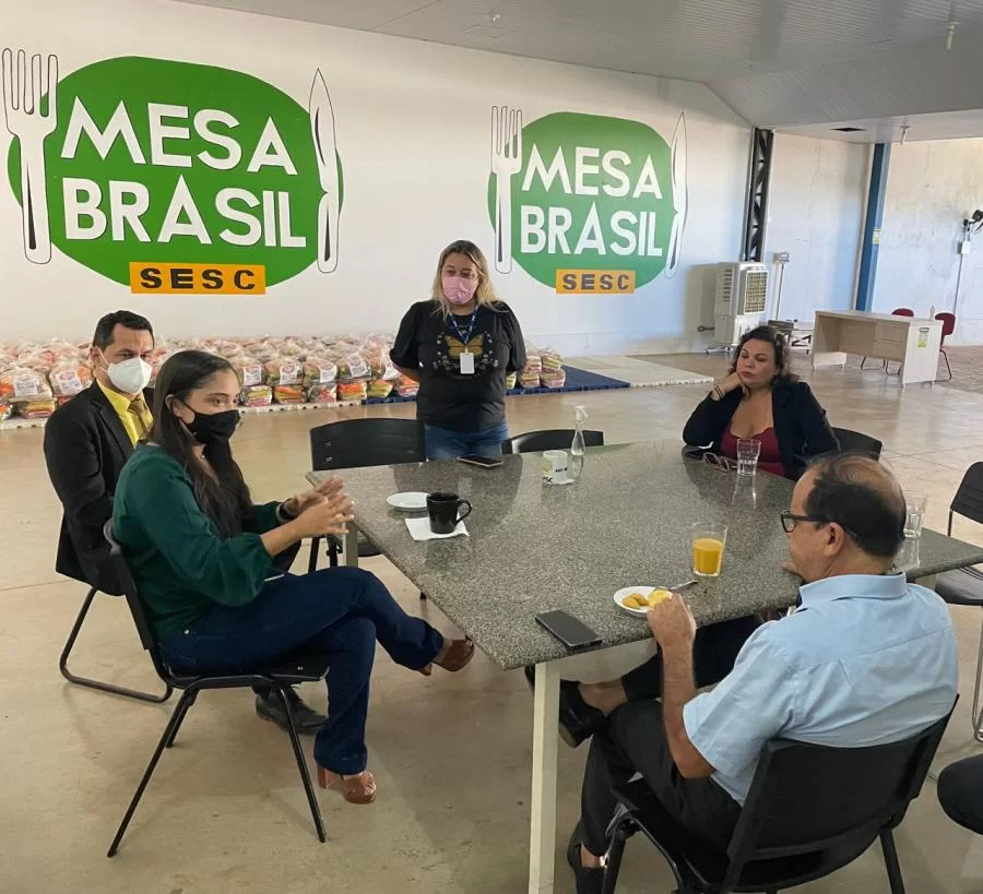 Eli Borges realiza visita Ã  unidade do Mesa Brasil Sesc no Tocantins