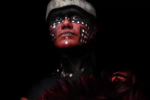 Documentário Anonymous traz leitura de cinema Ã s obras fotográficas de Daniel Taveira pelo mundo