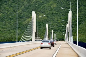 Ponte dos Imigrantes Nordestinos recebe iluminação