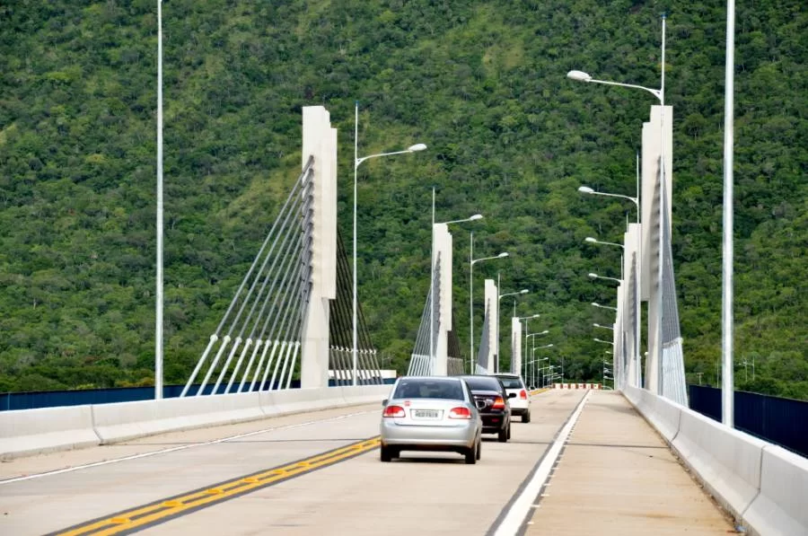 Ponte dos Imigrantes Nordestinos recebe iluminação