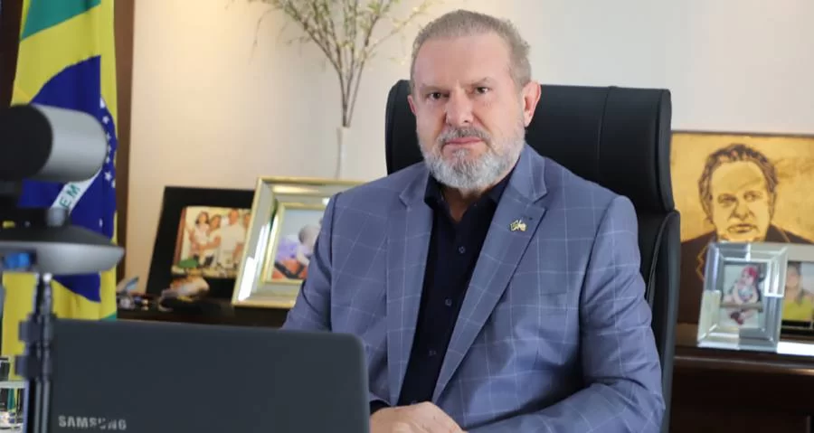 Conselheiro do TCE contrária pareceres do próprio órgão e libera alugueis de helicóptero e jatinhos para uso do governador Mauro Carlesse