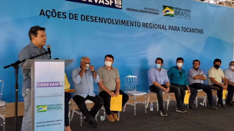 Deputado Federal Osires Damaso entrega caminhões a municípios tocantinenses