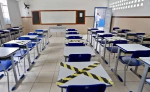 Sindicato pede na justiça para que o retorno das aulas presenciais aconteça somente após a imunização completa dos professores