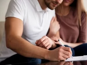 Essa moda pega? Cresce o número de contratos de namoros entre os casais