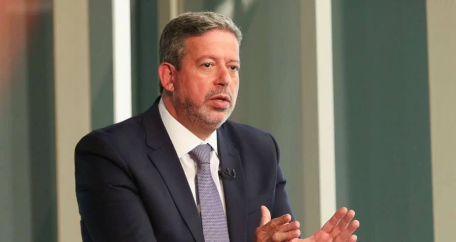 Ao defender fim da divulgação de pesquisas eleitorais, Arthur Lira relembra embate entre Kátia Abreu e Eduardo Gomes em 2014