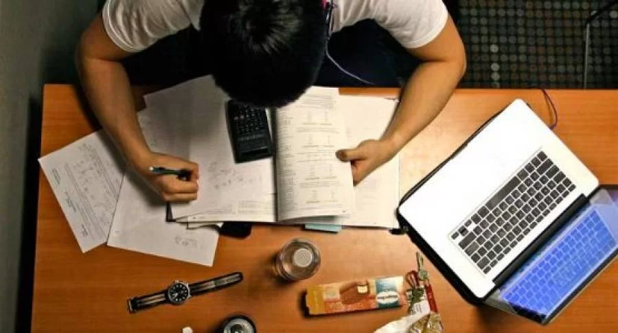 Concurso do Tribunal de JustiÃÂ§a tem contrato com empresa suspenso; concurseiros tem outras oportunidades no Estado