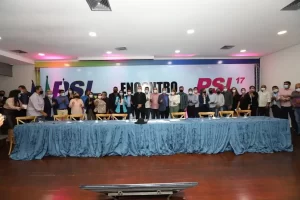 Carlesse empossa Josi no comando do PSL mulher e assina ficha de filiação do deputado estadual Antônio Andrade e mais 20 prefeitos