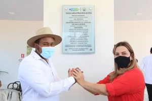 Dulce Miranda entrega Centro cultural, trator e casa em Brejinho de Nazaré