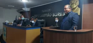 Senador Eduardo Gomes recebe moção de aplauso em Miracema