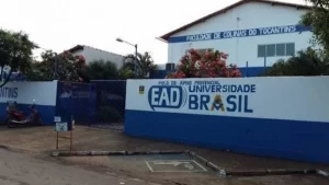 Grupo de ex-funcionários da Faculdade de Colinas cobram pagamento de salário; Uniesp nega